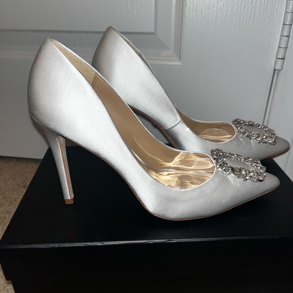 Badgley Mischka
Cher Satin Buckle Cocktail High-Heel Pumps - Picture 2 of 6